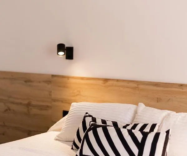 Mk77 - Lahoz Леон